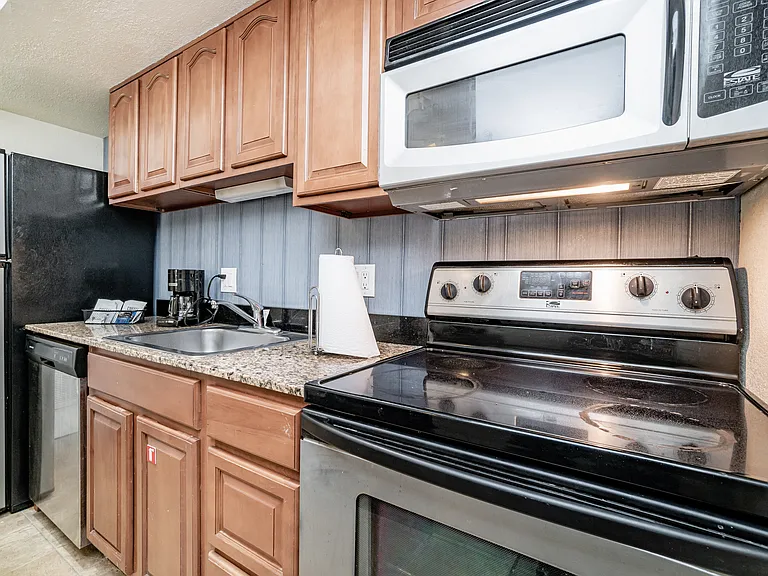 1212 NW 82nd Ave #1024 — Photo 22