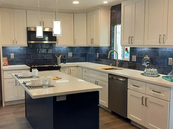 7102 San Bartolo St #11, Carlsbad, CA 92011