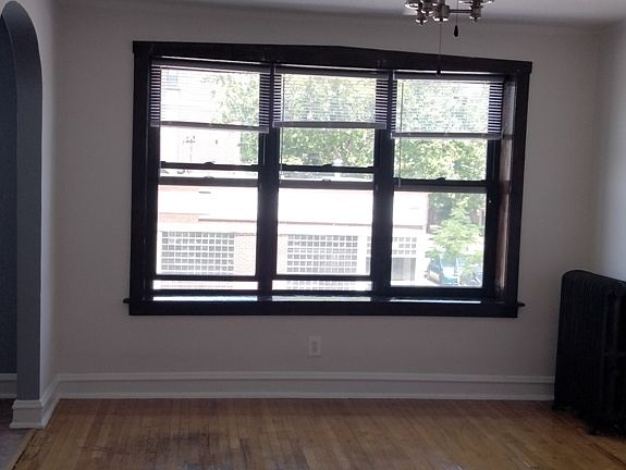 2nd image of 4101 W Belmont Ave #2