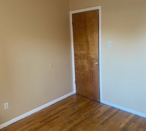 2nd image of 568 E 81st St #1-4