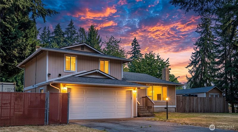 2nd image of 6612 Alder Glen Drive SE