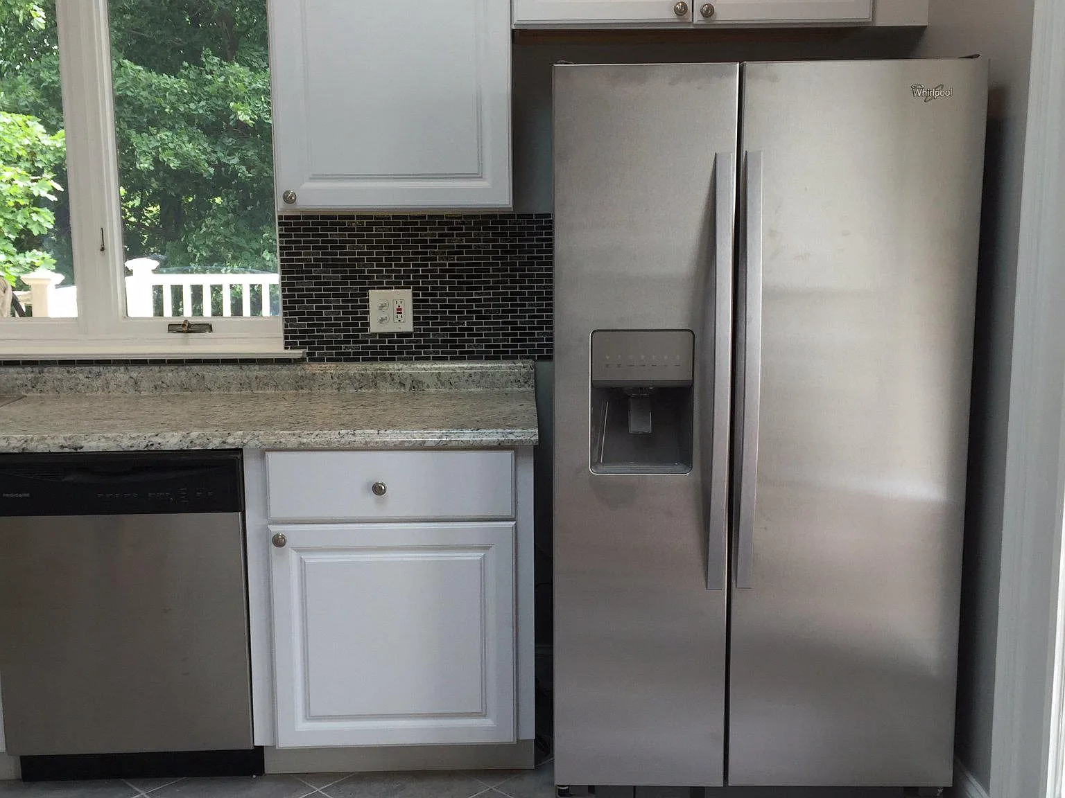 3 bed, 2.5 bath, 2476 sqft, $3,000 — Photo 3