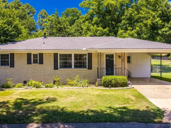 1301 Holloway St, Morrilton, AR 72110