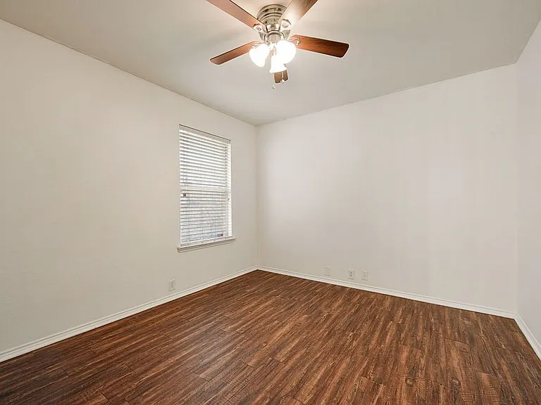 8420 Silverbell Ln — Photo 16