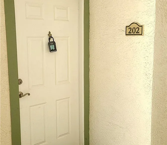 23500 Walden Center Dr #202 — Photo 4