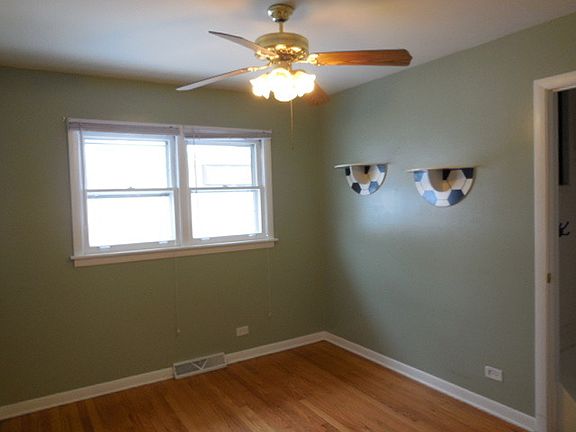 5th image of 409 Carey Ct
