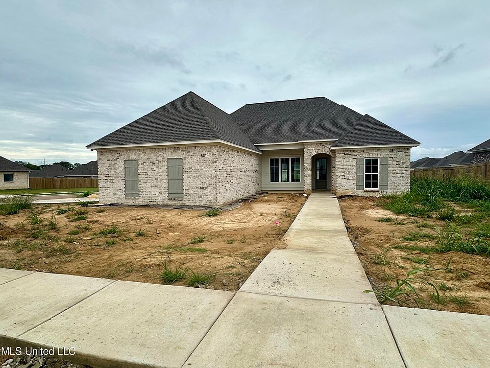 1st image of 801 Glenwild Cir