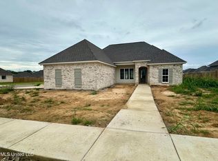 801 Glenwild Cir, Canton, MS 39046