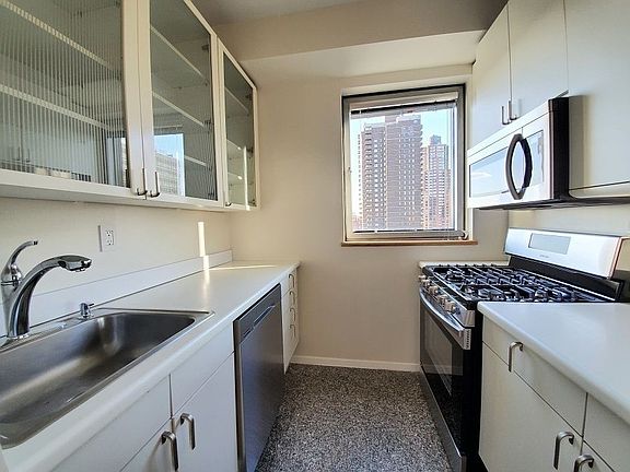 4th image of 301 W 57th St APT 23A