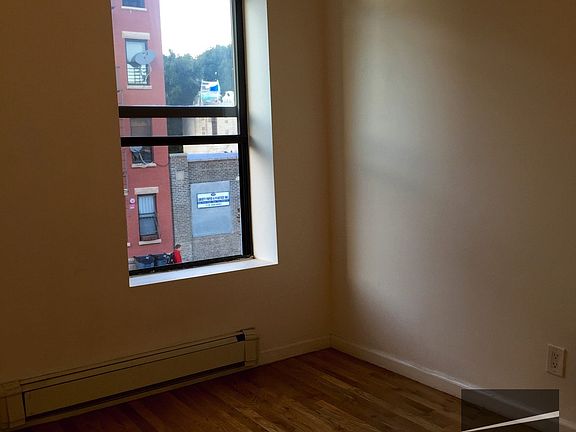 4th image of 202 Clifton Pl