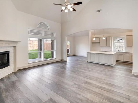 5th image of 4132 Boxwood Dr