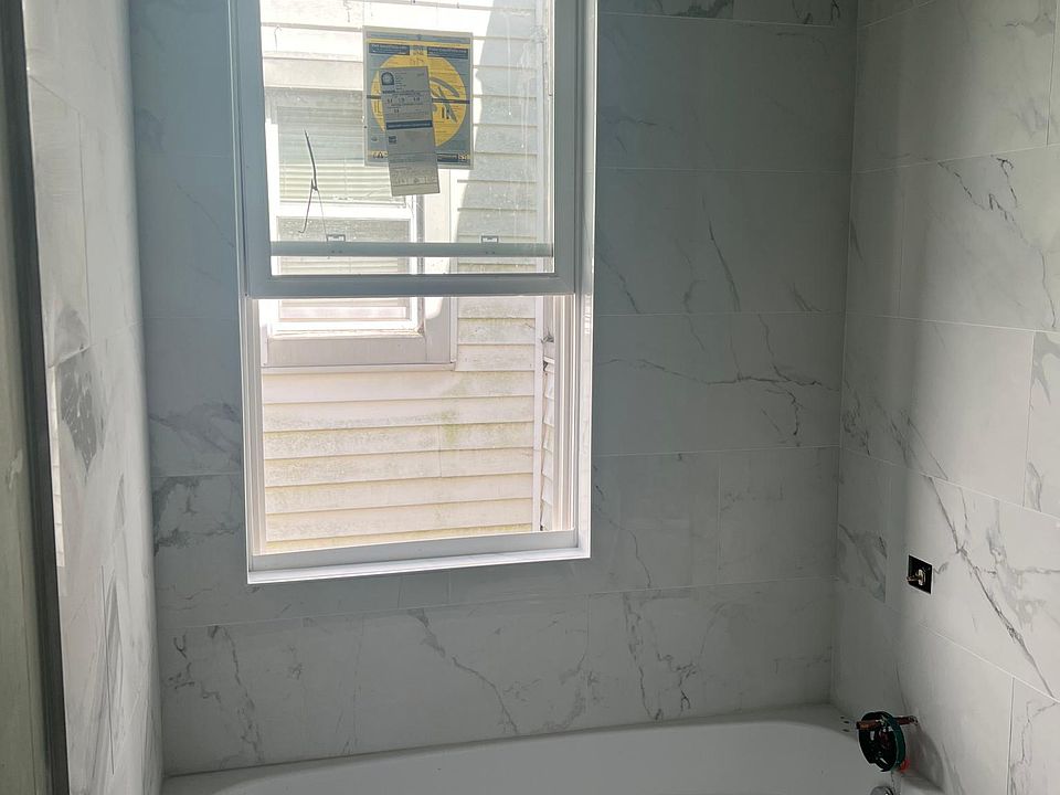 2nd image of 220 Gibbs Ave