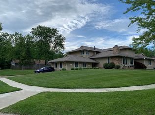 2626 Krishire Dr, Charleston, IL 61920