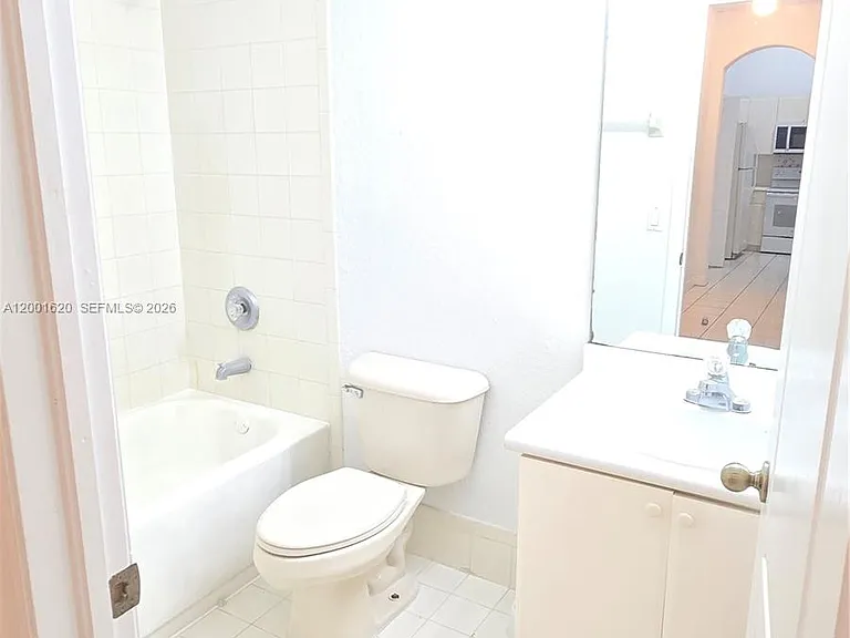 2731 SE 17th Ave #210 — Photo 11