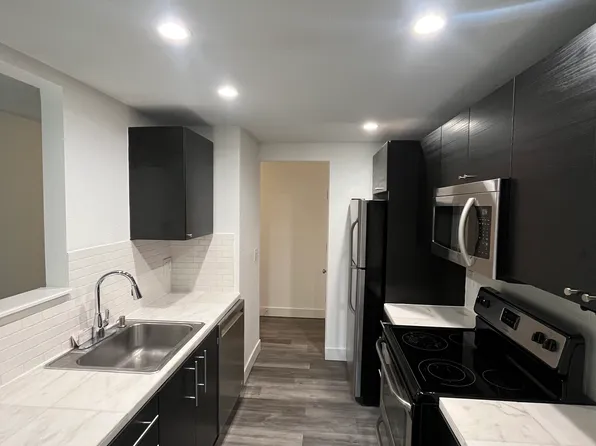 22857 SW Washington St APT 145, Sherwood, OR 97140