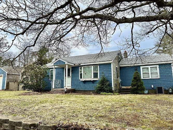 2nd image of 179 Edgewater Dr E