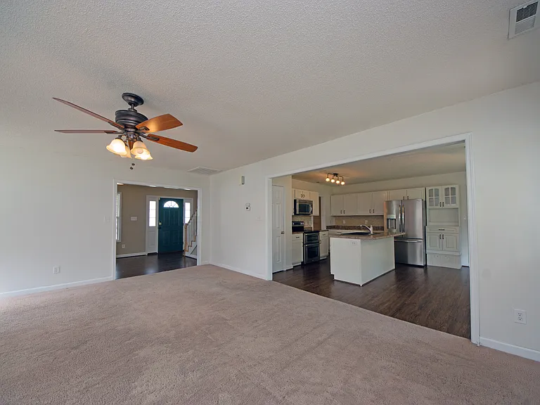 1112 Huff Dr — Photo 10