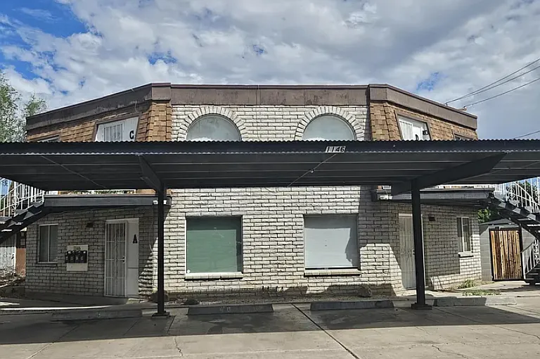 1146 E 2nd St #B — Photo 20