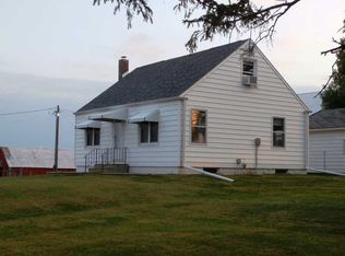 2156 Sisley Grove Rd NW, Palo, IA 52324