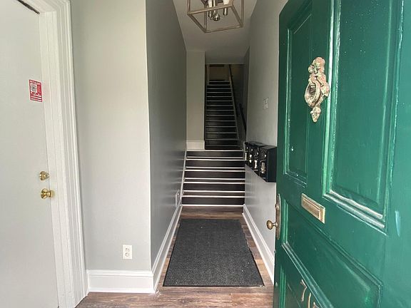 4th image of 715 Stockley Gdns APT 2