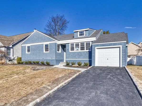 4 Wesley Drive, East Rockaway, NY 11518