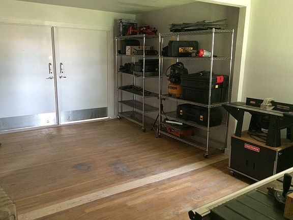 4th image of 601 W McLain St
