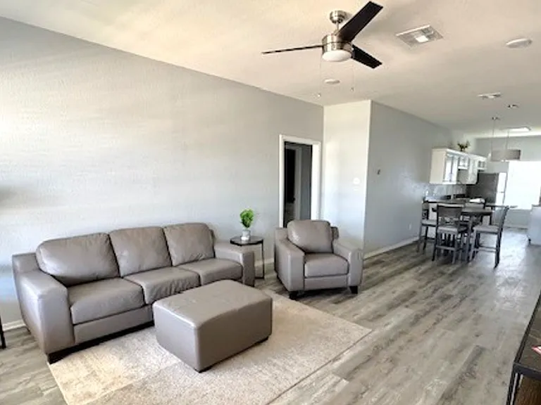 1506 James Ave #A — Photo 16