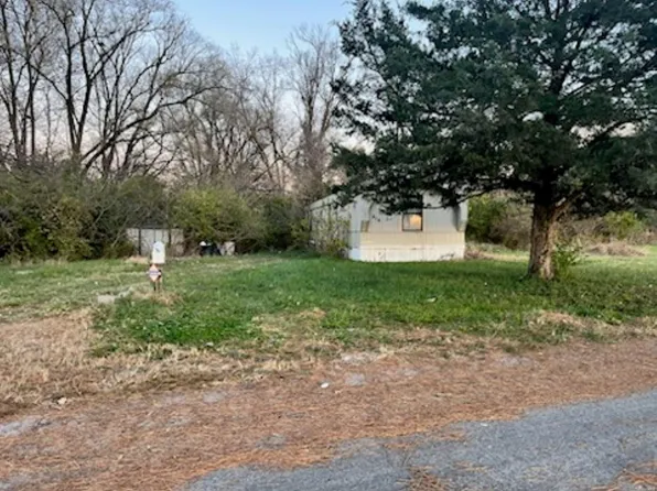 616 Franklin St, East Saint Louis, IL 62205