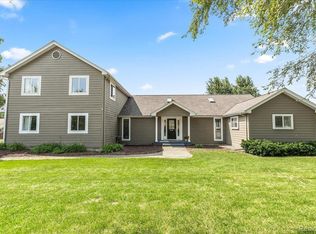 515 Clyde Rd, Highland, MI 48357