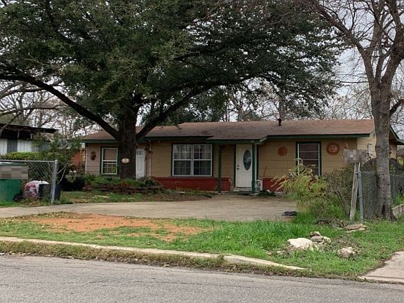 2nd image of 927 Gardina St