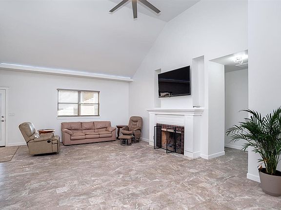 3rd image of 2013 W Forest Rdg