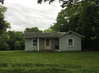 5185 Pinecrest Dr, Zanesville, OH 43701