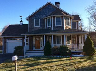 48 Earles Ct, Narragansett, RI 02882