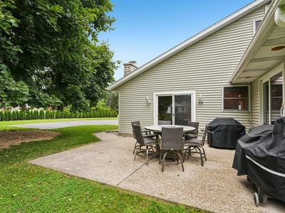 W284N6760 Parker PLACE, Hartland, WI, 53029