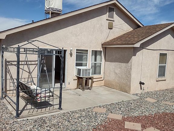 2nd image of 1212 Tanglewood Pl NW