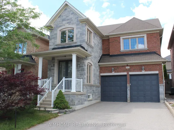 223 Emma Broadbent Ct, Newmarket, ON L3X 3K8