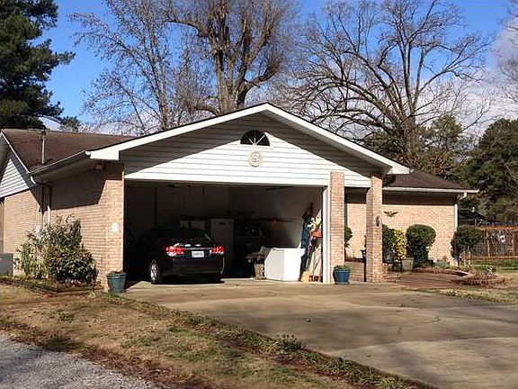 4th image of 200 Pinecrest Ln