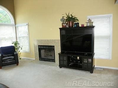 4th image of 27 Lana Ct