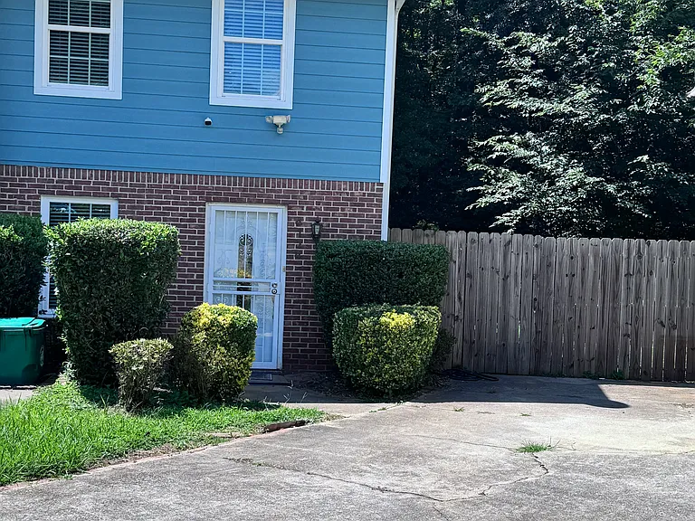 4174 Applegate Way — Photo 2