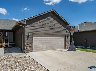 406 Macey Ave #A, Harrisburg, SD 57032