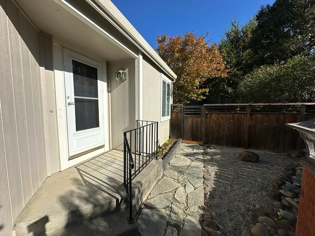3 bed, 1678 sqft, $3,200 — Photo 2