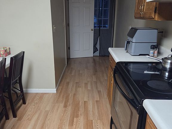 4th image of 1405 2nd St #1405
