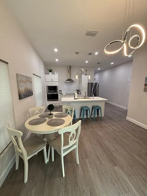 4 bed, 2.5 bath, 2200 sqft, $832 — Photo 3