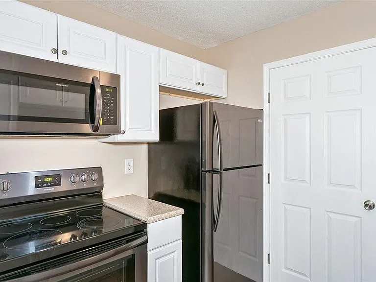 539 S Robin Rd #C — Photo 7