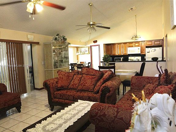 5th image of 1072 Fernlea Dr