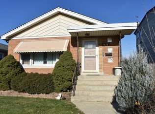 7632 W 66th St, Bedford Park, IL 60501
