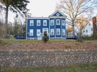 584 Goffle Rd, Hawthorne, NJ 07506