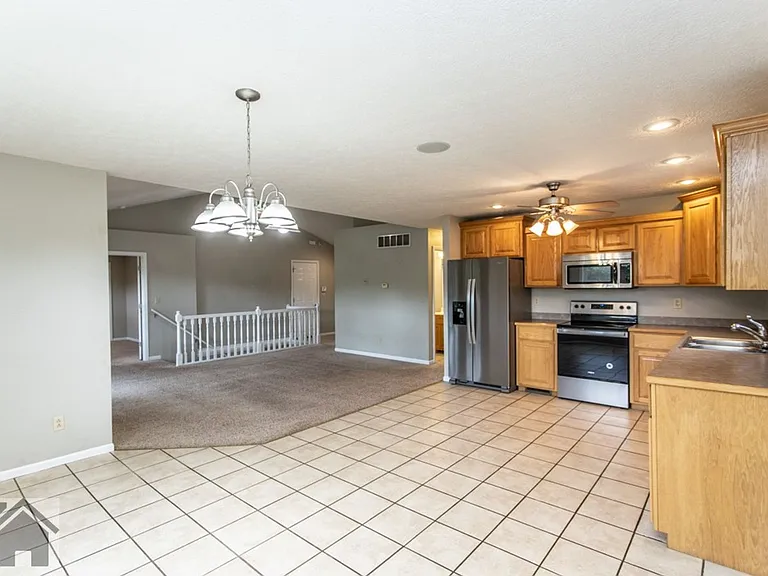 15830 Terris Ln — Photo 15
