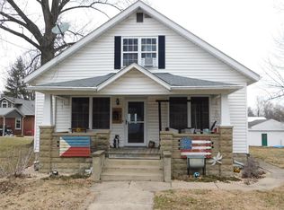 637 E Adams St, Nashville, IL 62263