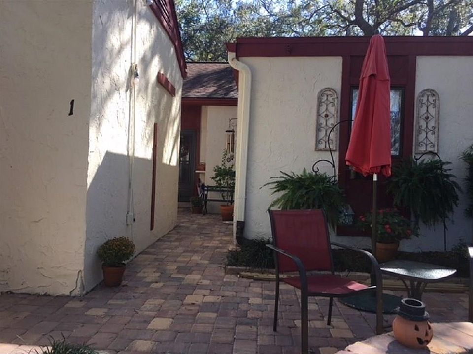 2nd image of 1 Zachary Ct